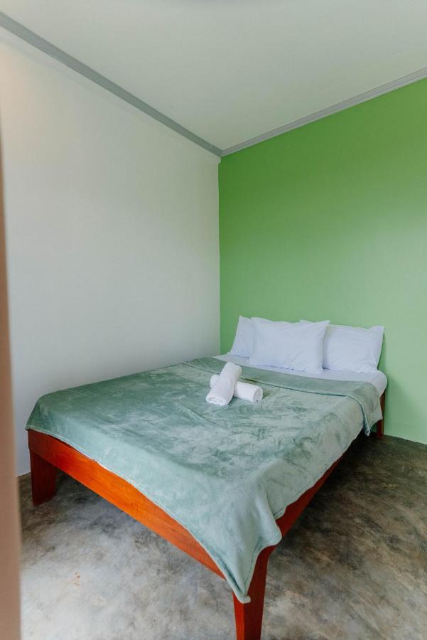 Kawayan Hostel ゼネラル・ルナ エクステリア 写真