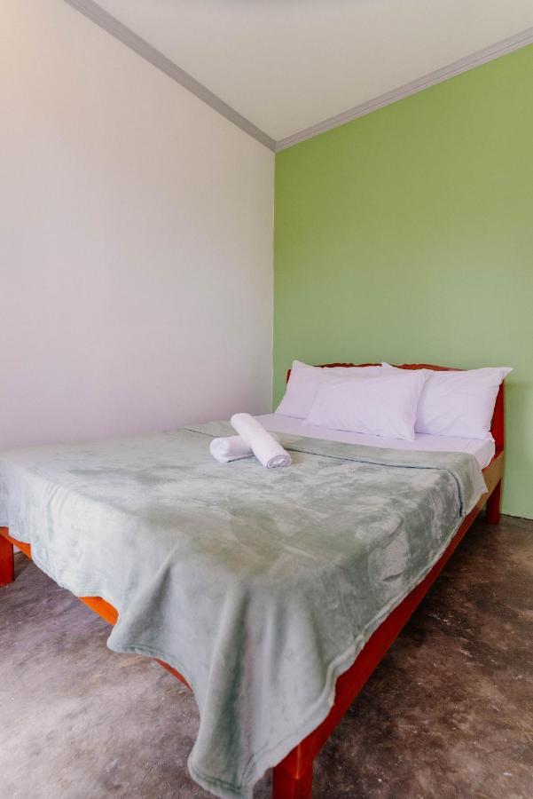Kawayan Hostel ゼネラル・ルナ エクステリア 写真
